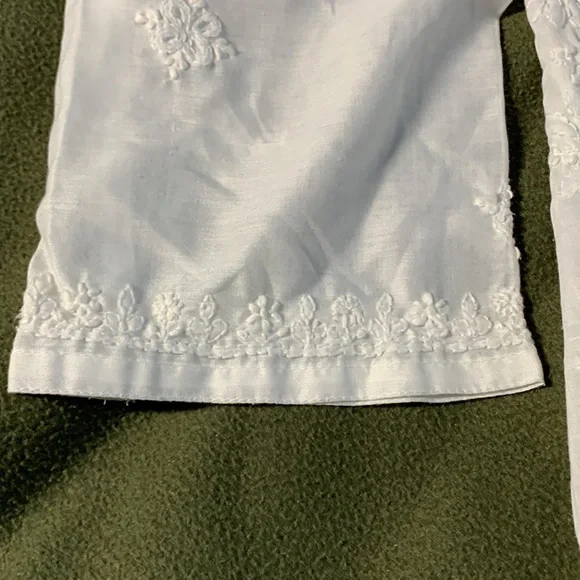 Beautiful, white, floral, sheer tunic.  Handmade in India.  Size small. - Picture 3 of 6